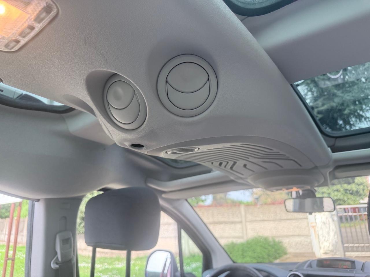 Peugeot Partner Tepee 1.6 110CV Outdoor