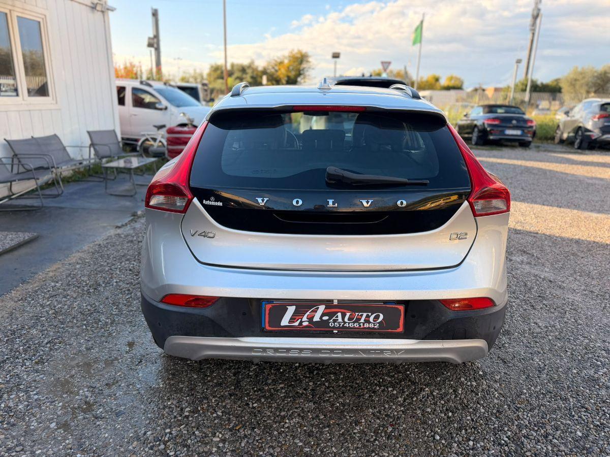 VOLVO - V40 Cross Country - D2 Volvo Ocean Race