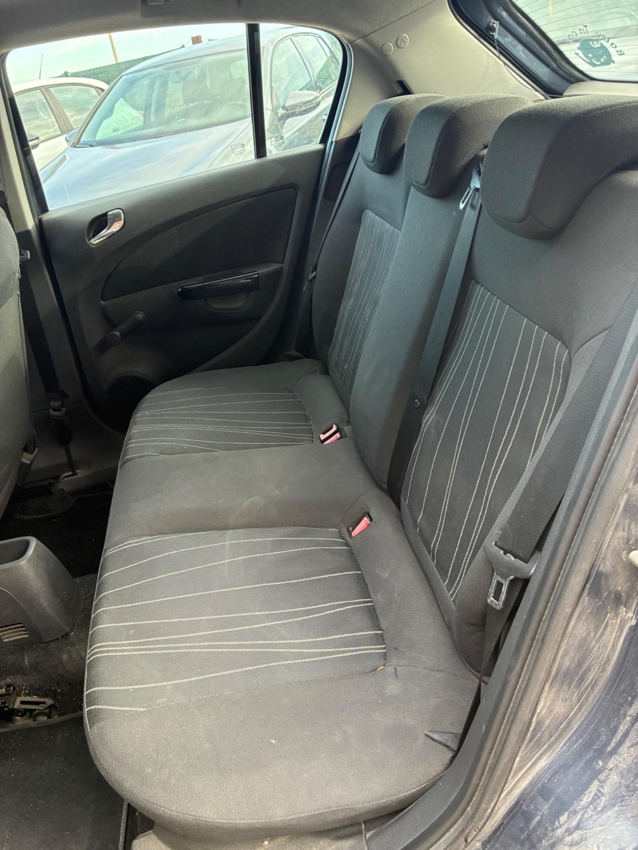 Opel Corsa 1.2 5 porte Cosmo