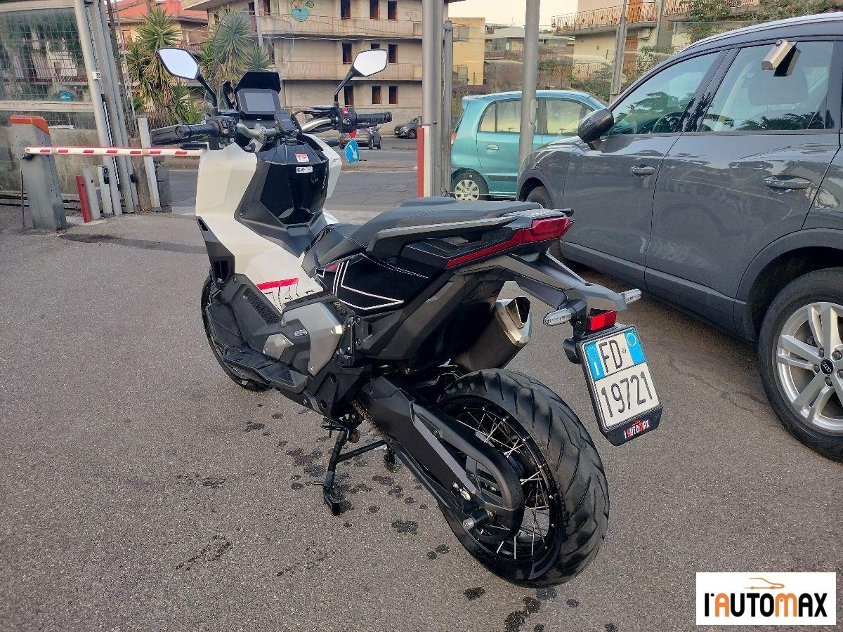 Honda - X-ADV 750 X-ADV 750 DCT Abs
