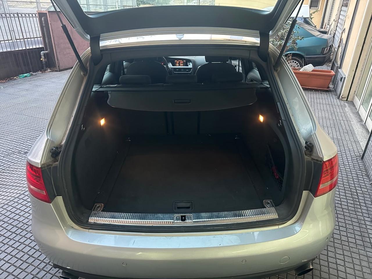 Audi A4 Avant 2.7 V6 TDI 190CV