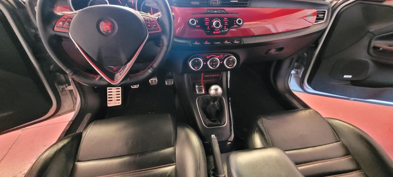 Alfa Romeo Giulietta 1750 TBi 235 cv Quadrifoglio Verde