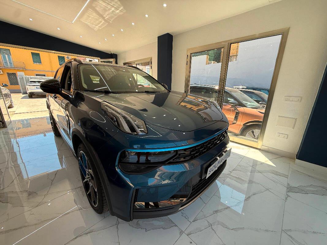 Lynk and Co 01 1.5 td phev auto