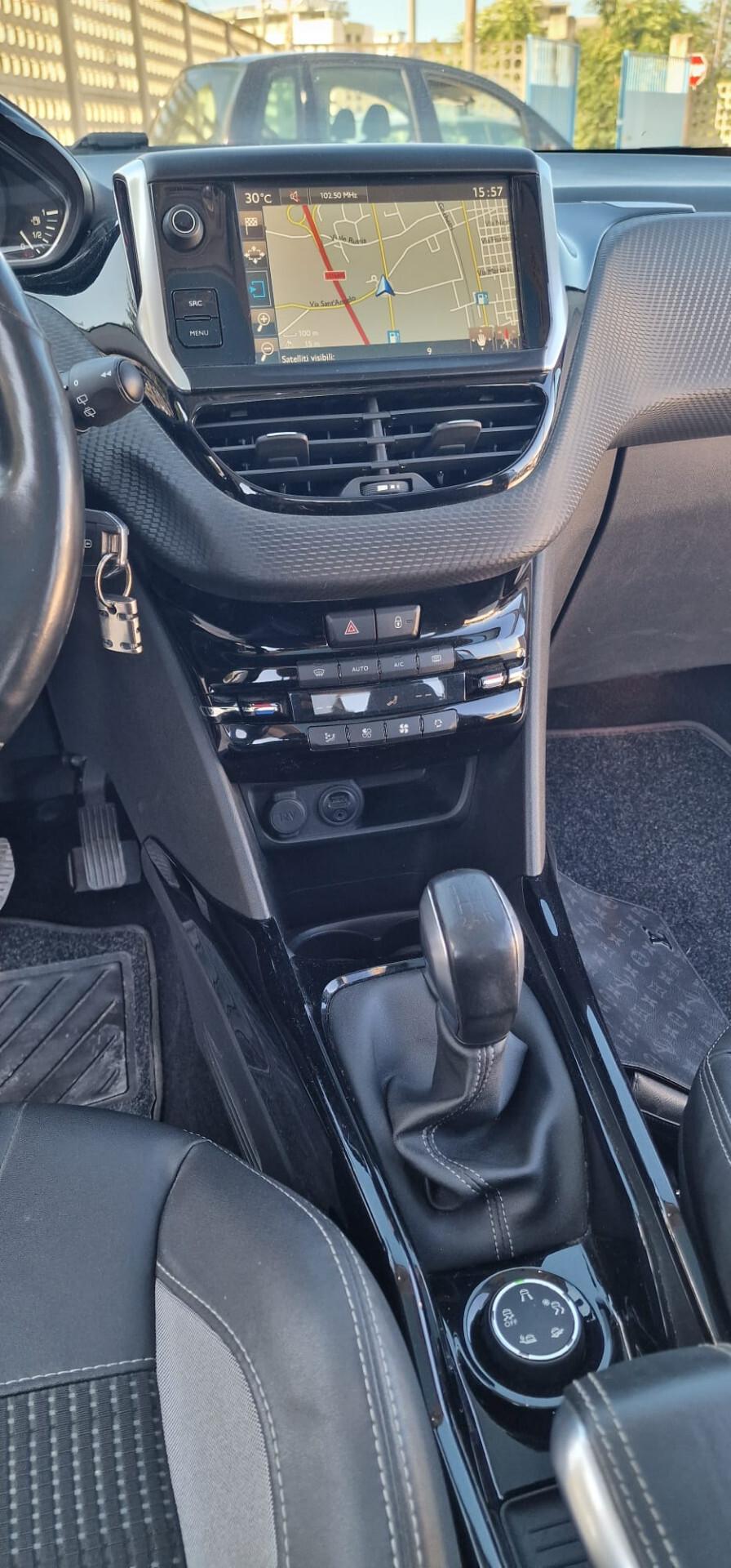 Peugeot 2008 1.2 Benz Black Matt 2015 CRONO CASA MADRE