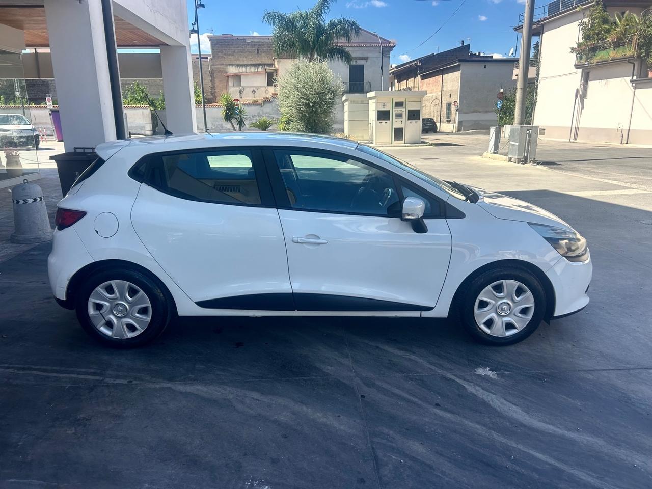 Renault Clio 1.2 75CV 5 porte GPL