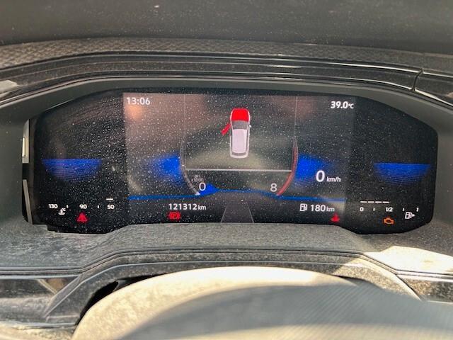 Volkswagen Polo incidentata sinistrata 2022