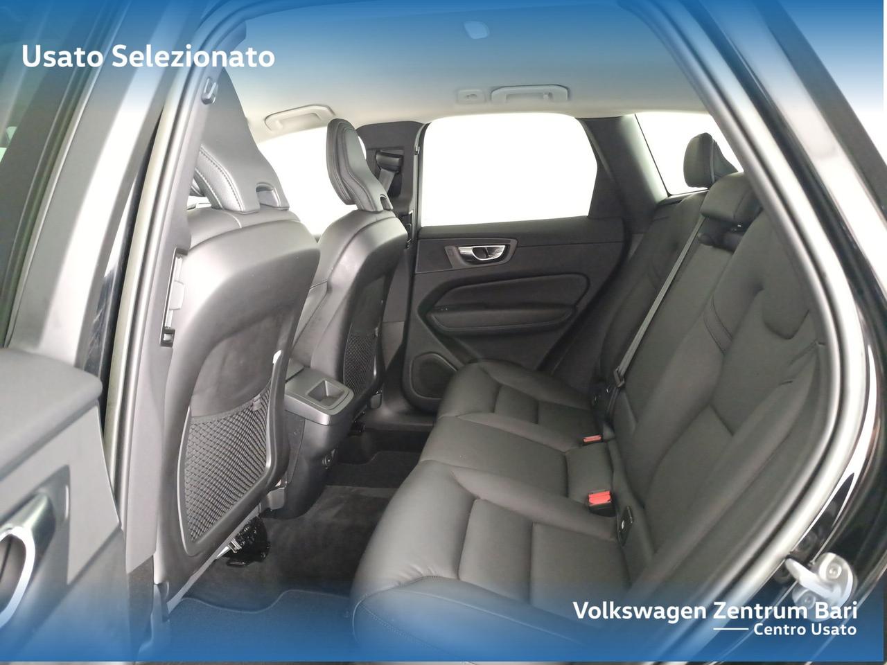 Volvo XC60 2.0 b4 plus dark awd auto