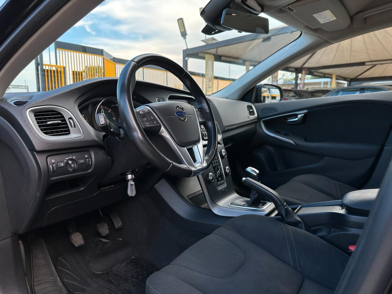 VOLVO V40 D2 Business