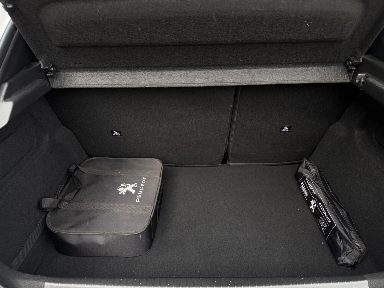 Peugeot 208 motore elettrico 136 CV 5 porte Active