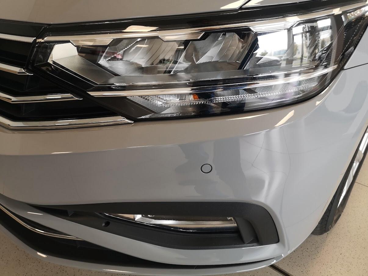 Volkswagen Passat Variant 2.0 TDI SCR EVO DSG Business NAVI - RETROCAMERA