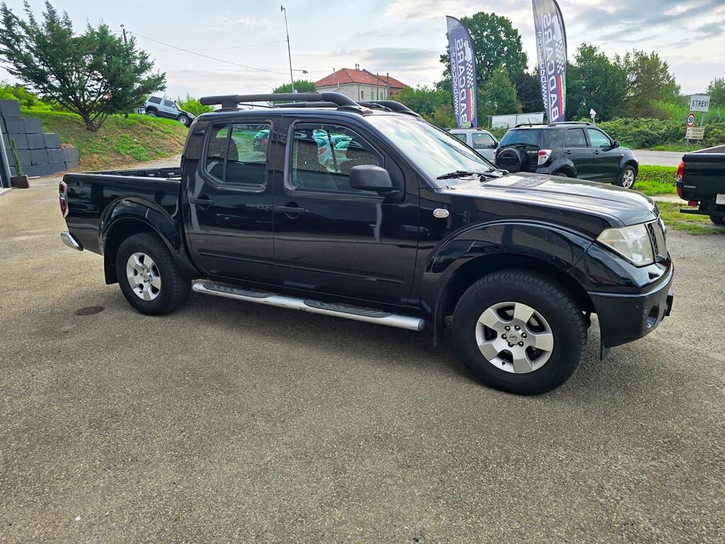 Nissan Navara 2.5 dCi 174CV "LE"