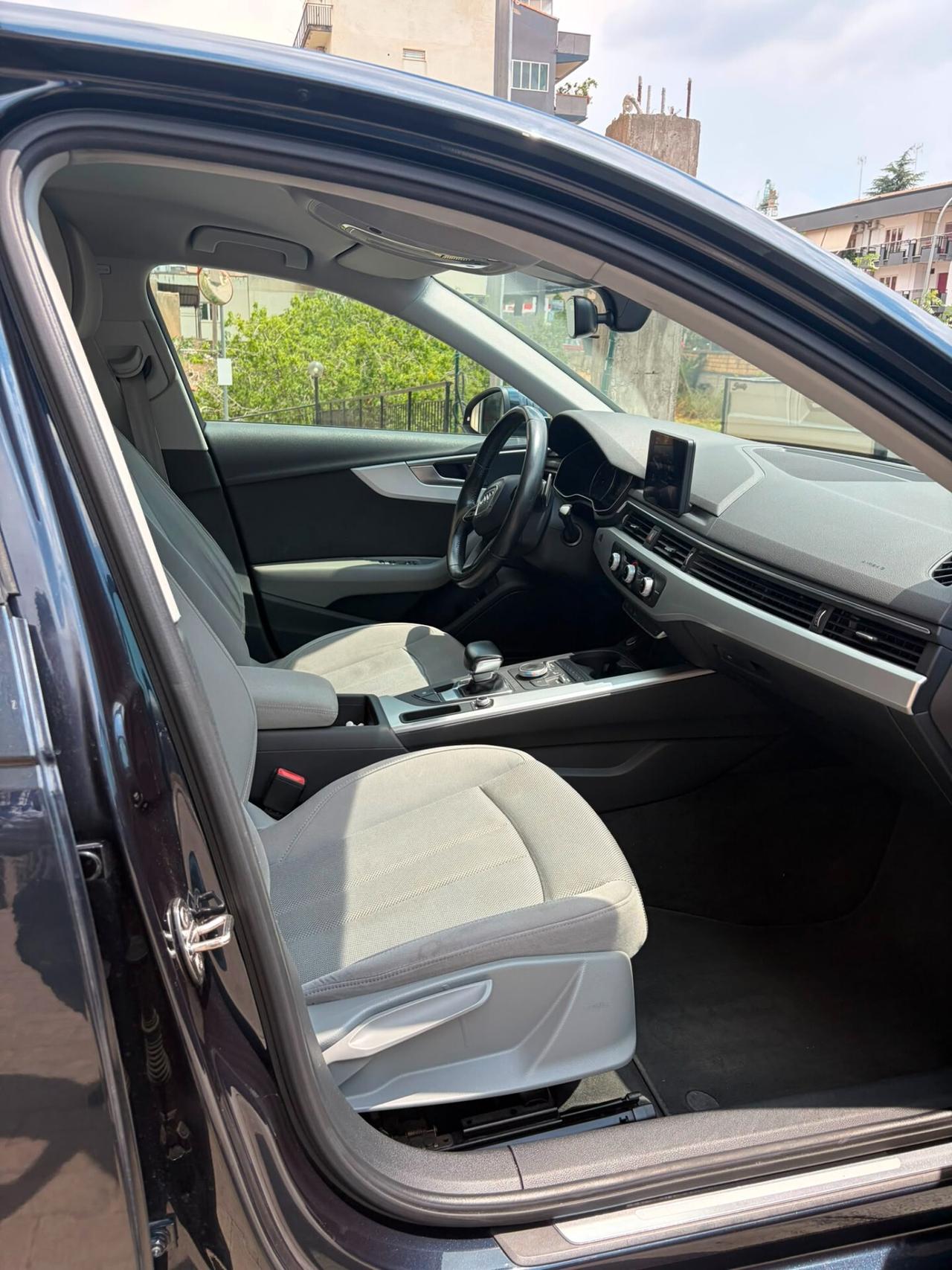 Audi A4 2.0 TDI 150 CV ultra S tronic Business