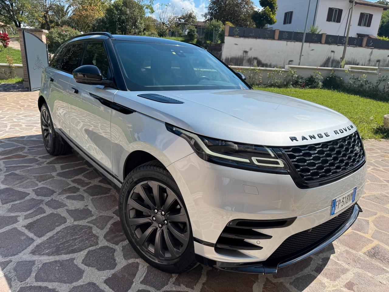 Land Rover Range Velar 2.0D I4 240 CV R-Dynamic PELLE-NAVIGATORE