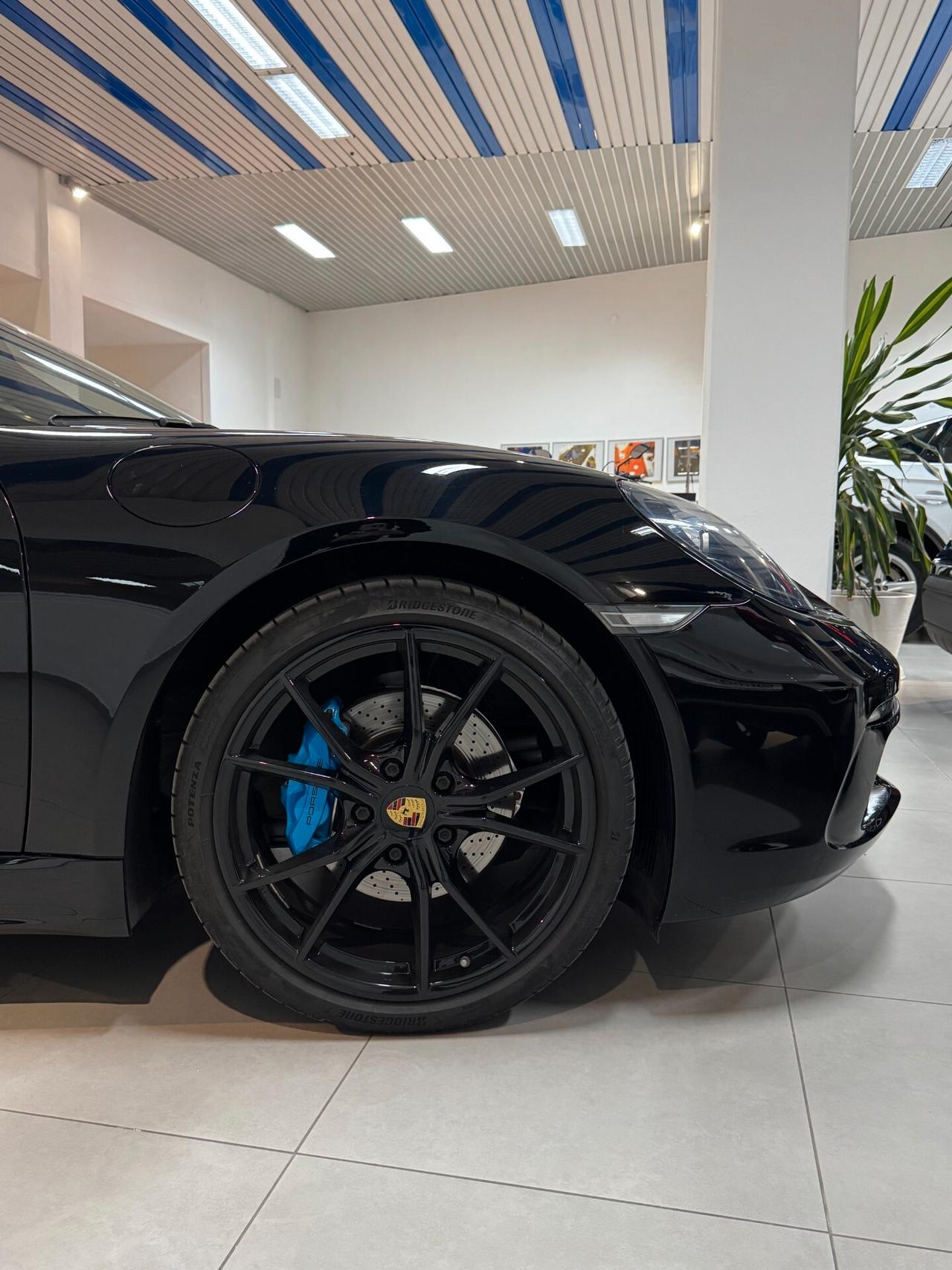 Porsche 718 Spyder Boxster 2.0 T