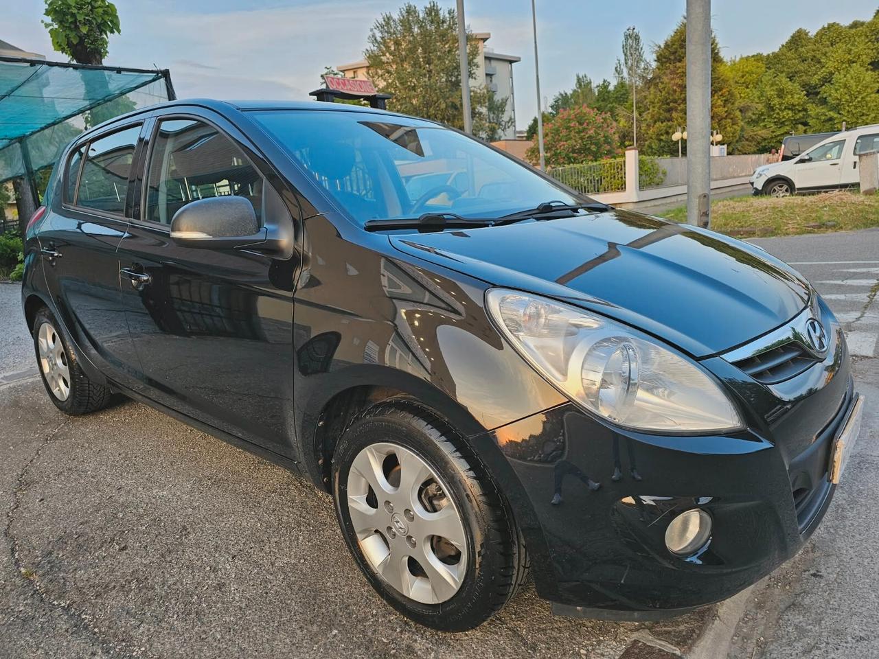 Hyundai i20 1.2 75cv Comfort*Clima*Cerchi*Navi*Neopatentati