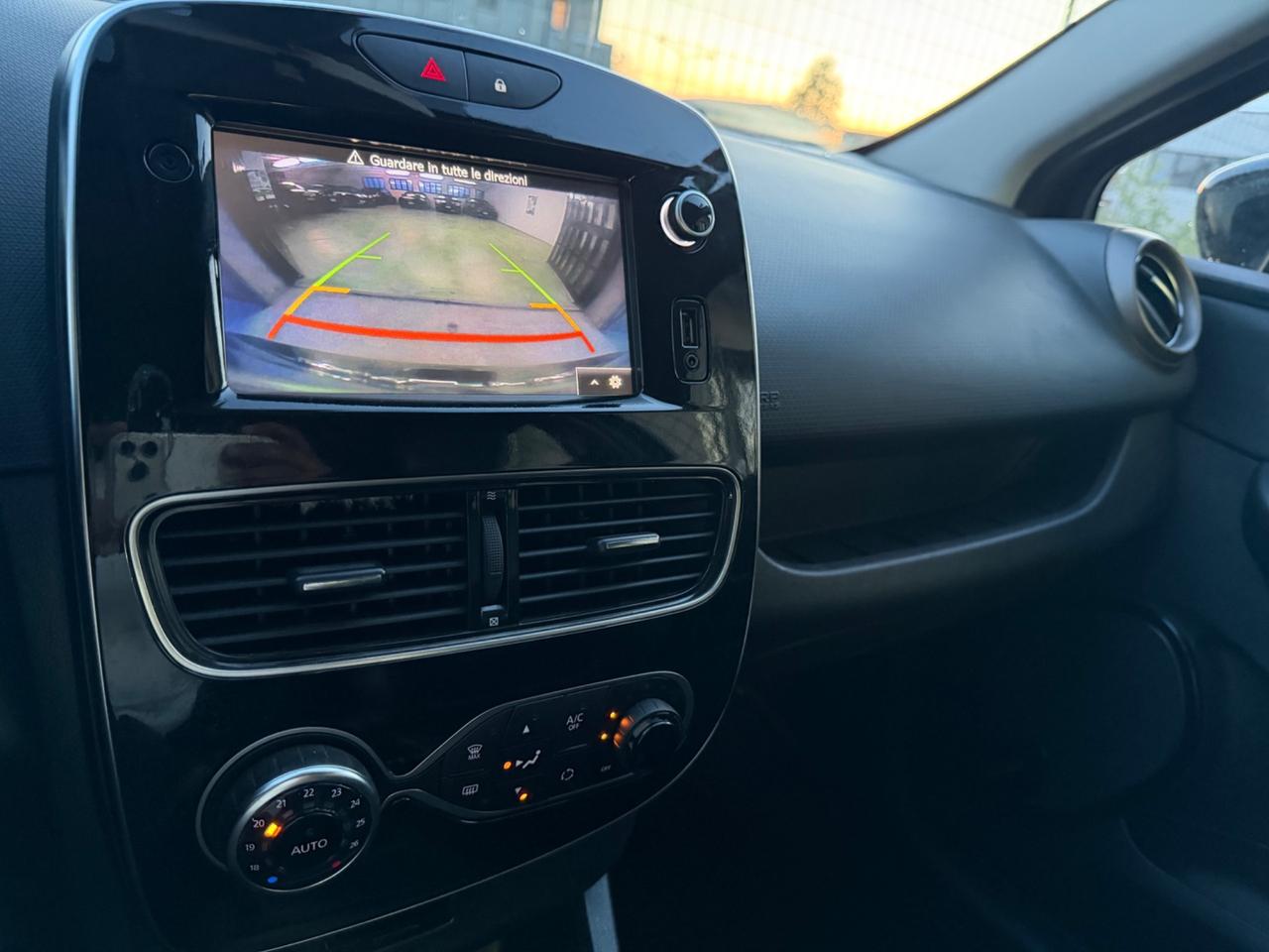 Renault Clio 1.2 75CV 5 porte Intens
