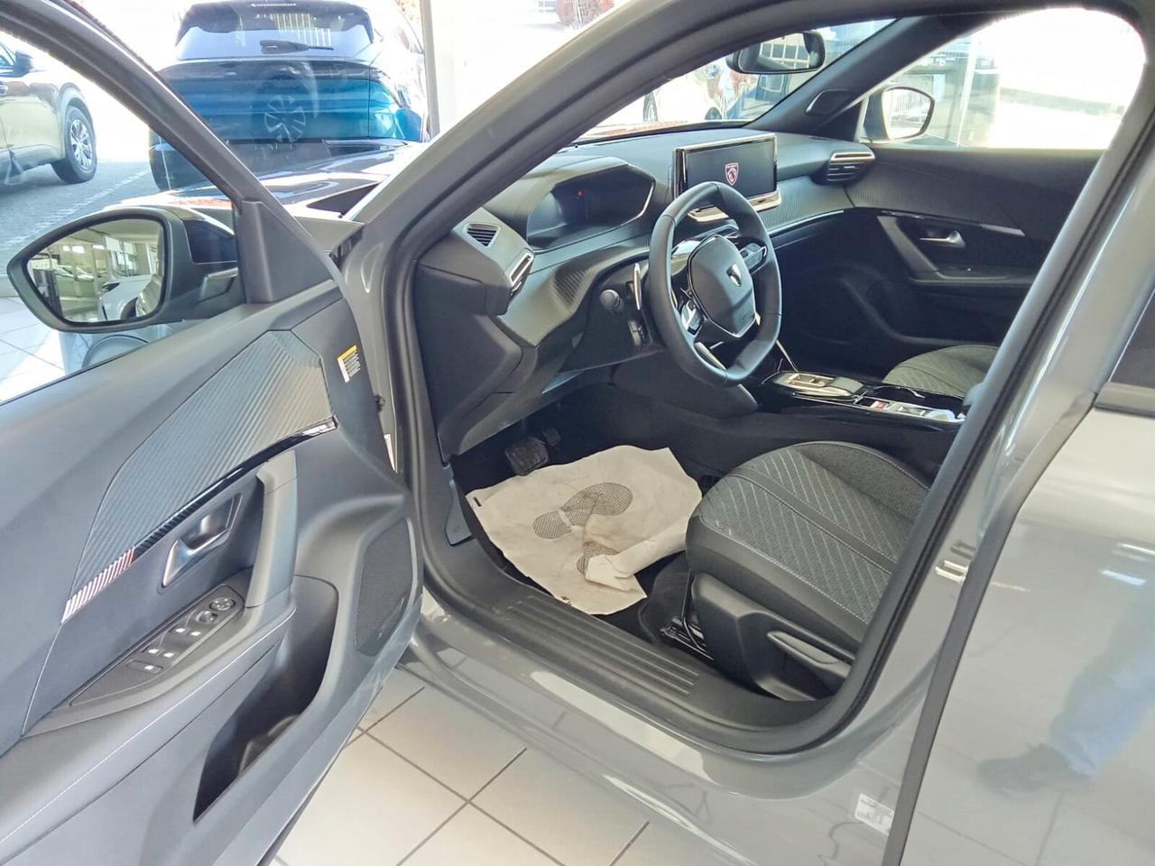 Peugeot 2008 Hybrid 145 e-DCS6 Allure