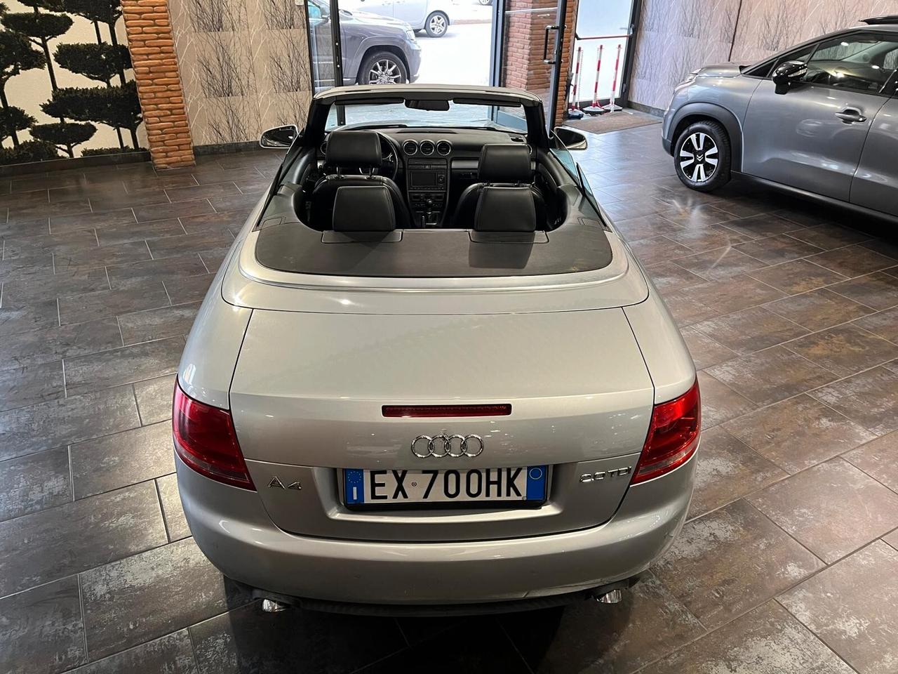 Audi A4 Cabriolet 2.5 V6 TDI cat