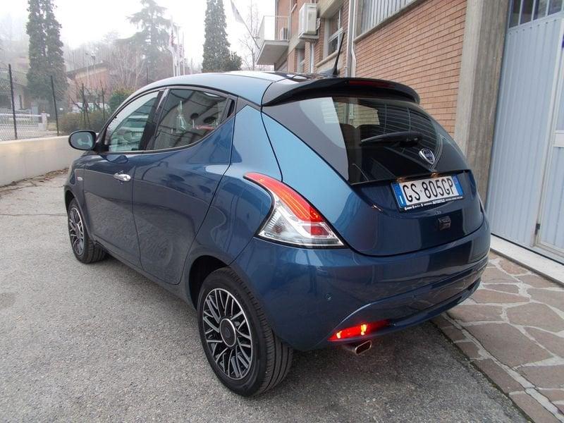 Lancia Ypsilon 1.0 FireFly 5 porte S&S Hybrid Platino 338.7575187