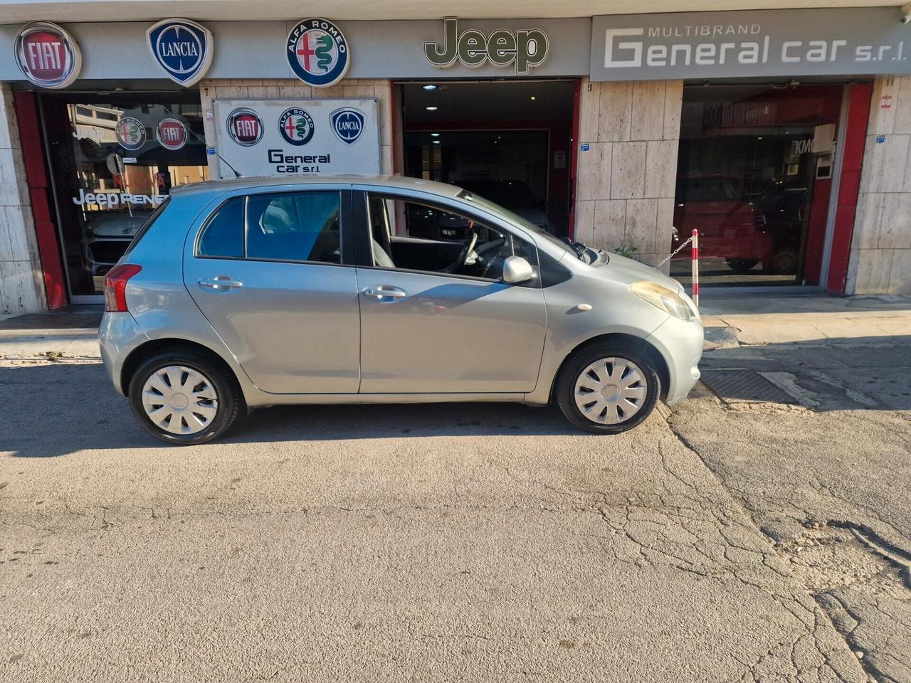 Toyota Yaris 1.3 5 porte