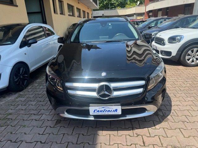 MERCEDES-BENZ GLA 200 d Automatic Premium