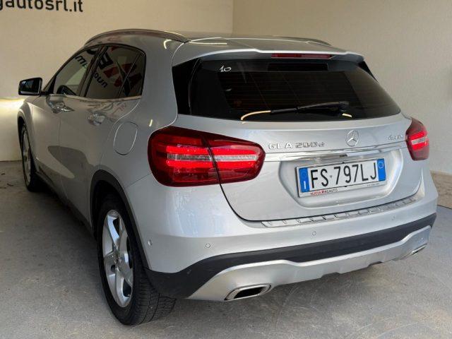 MERCEDES-BENZ GLA 200 d Automatic 4Matic Sport