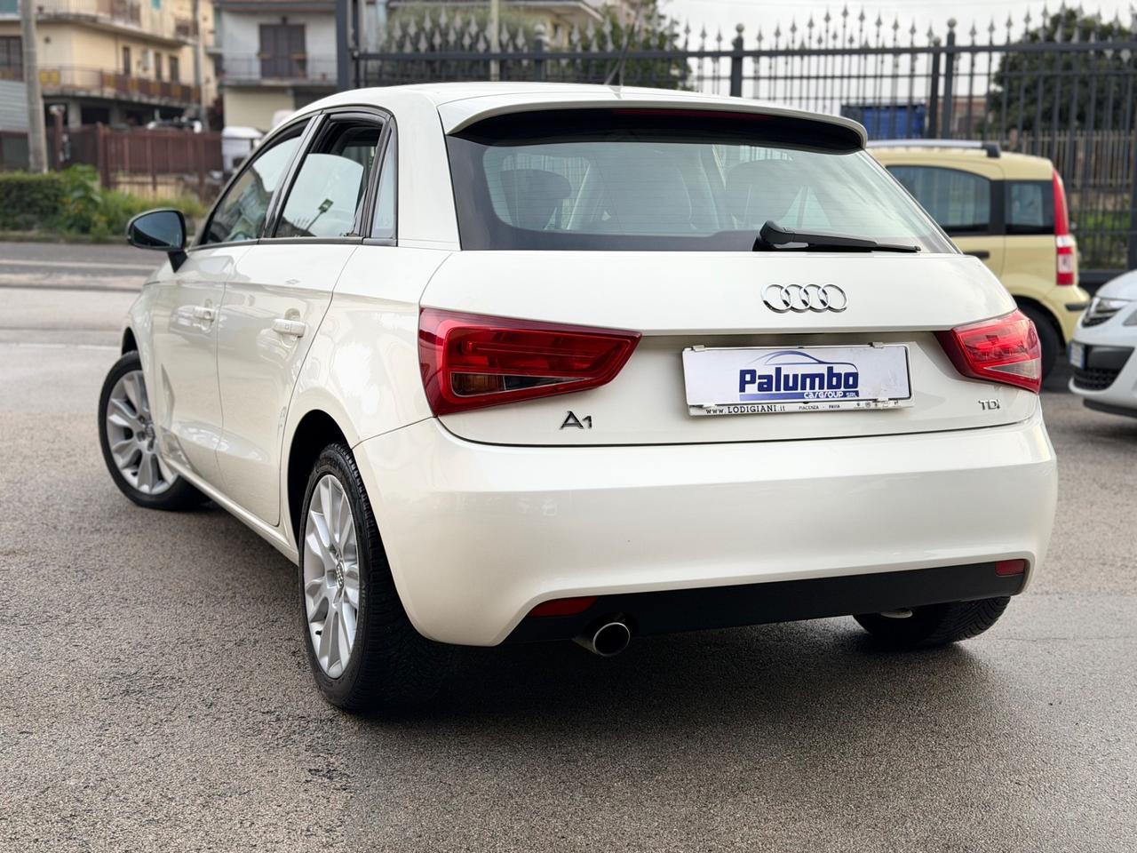 Audi A1 SPB 1.6 TDI Ambition CAMBIO AUTOMATICO IDEALE X NEOPATENTATI