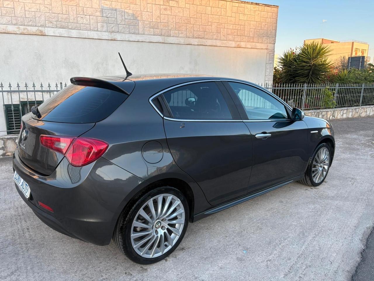 Alfa Romeo Giulietta 1.6 JTDm-2 105 CV Distinctive