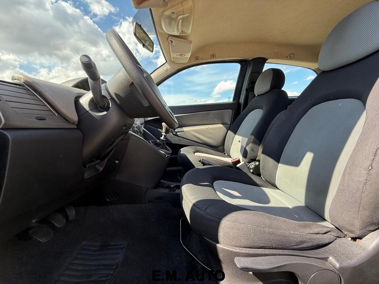 Lancia Ypsilon 1.2 16V Platino
