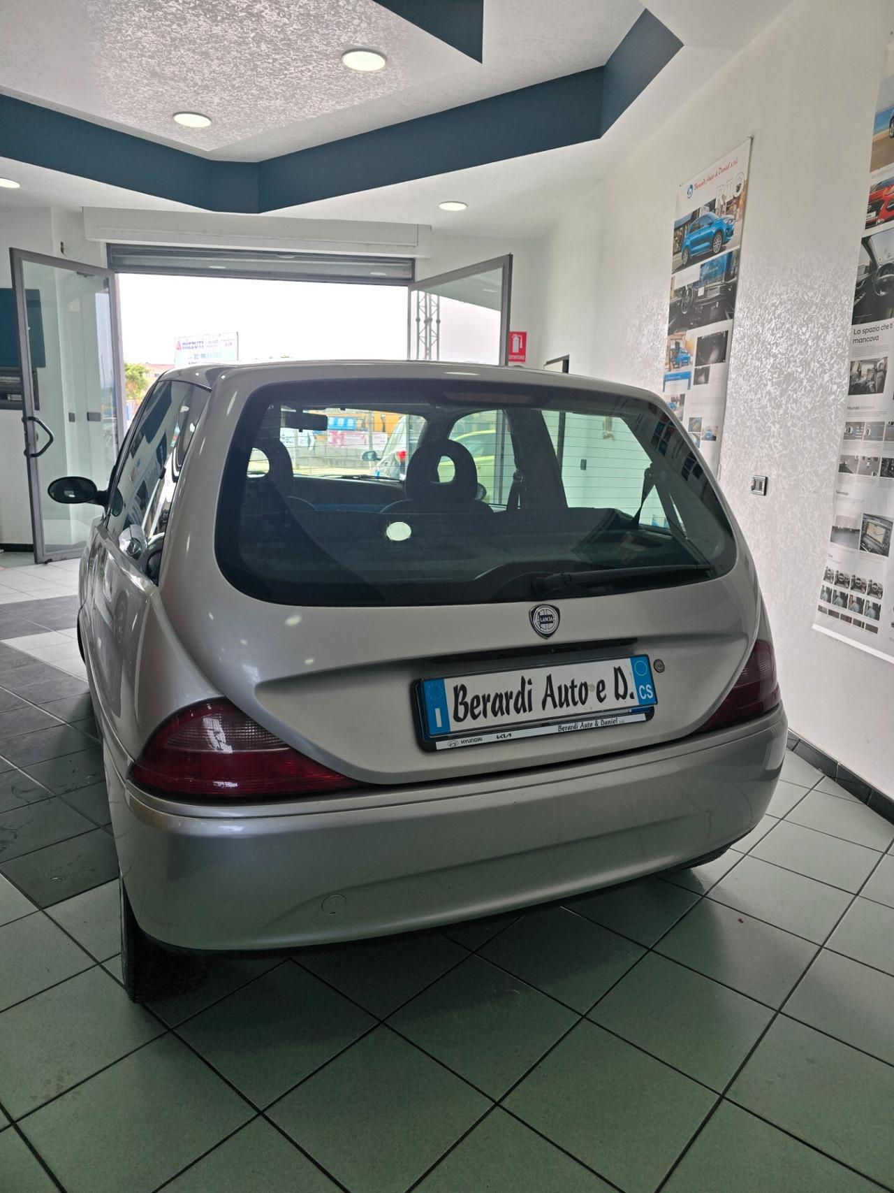 Lancia Ypsilon 1.2 Argento