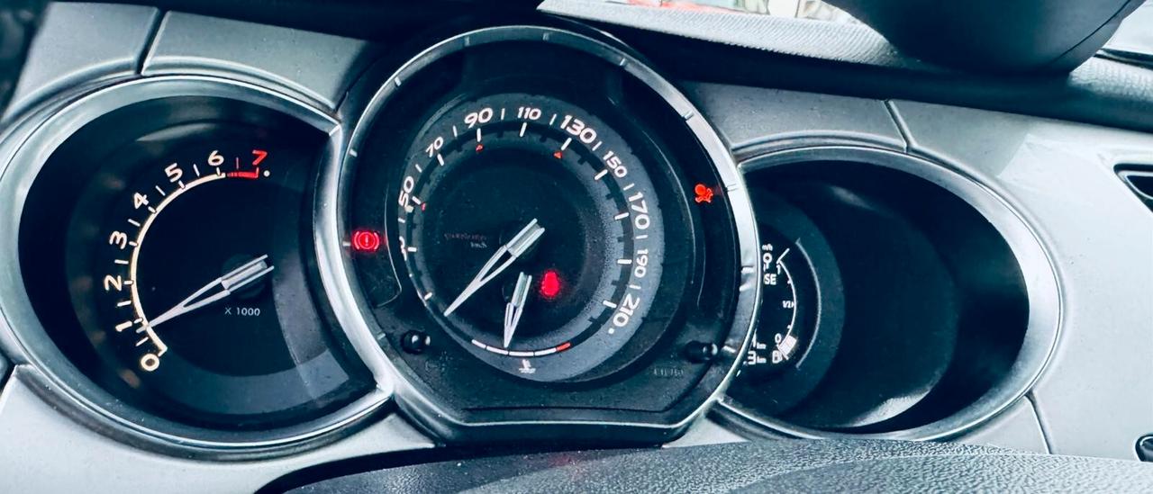 Citroen DS3 DS 3 1.2 VTi Just Black