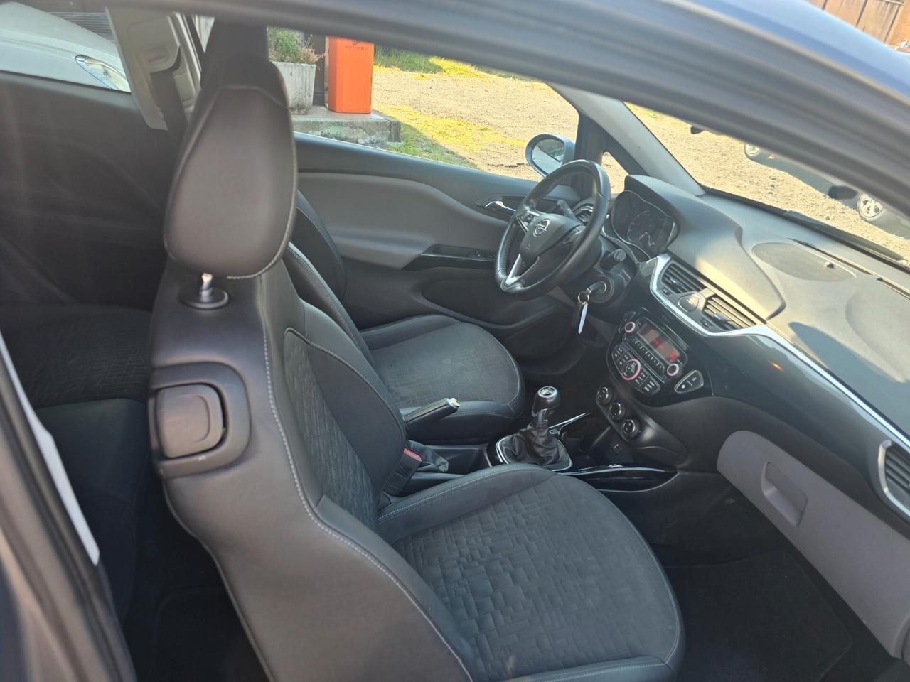 Opel Corsa 1.2 Coupé b-Color