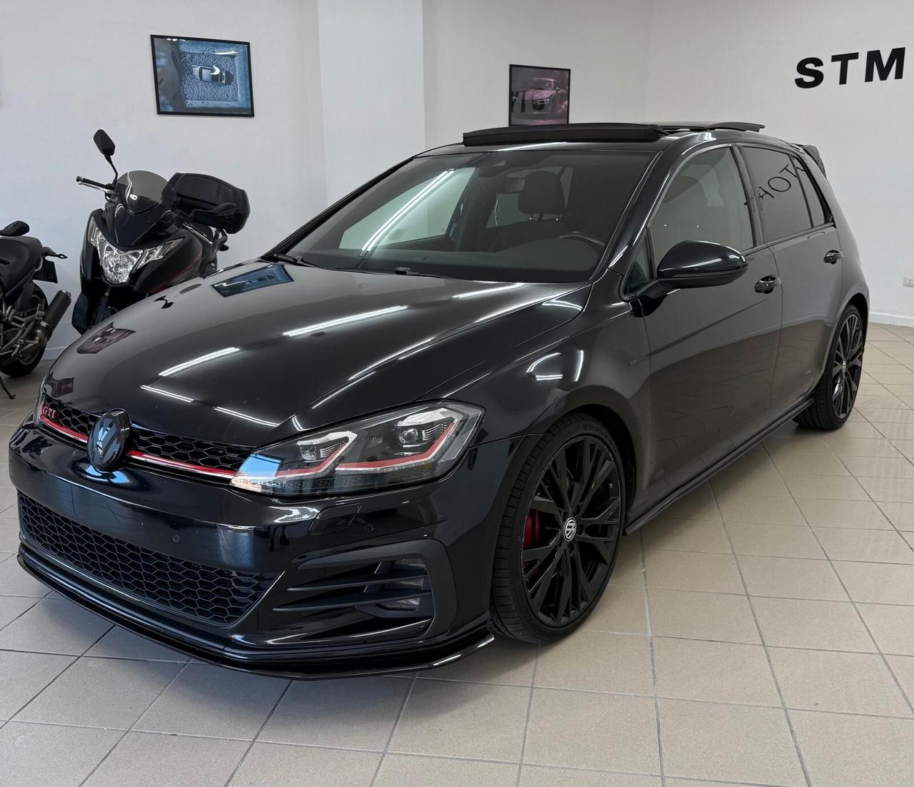Volkswagen Golf GTI Performance 2.0 245 CV TSI DSG 5p. BMT
