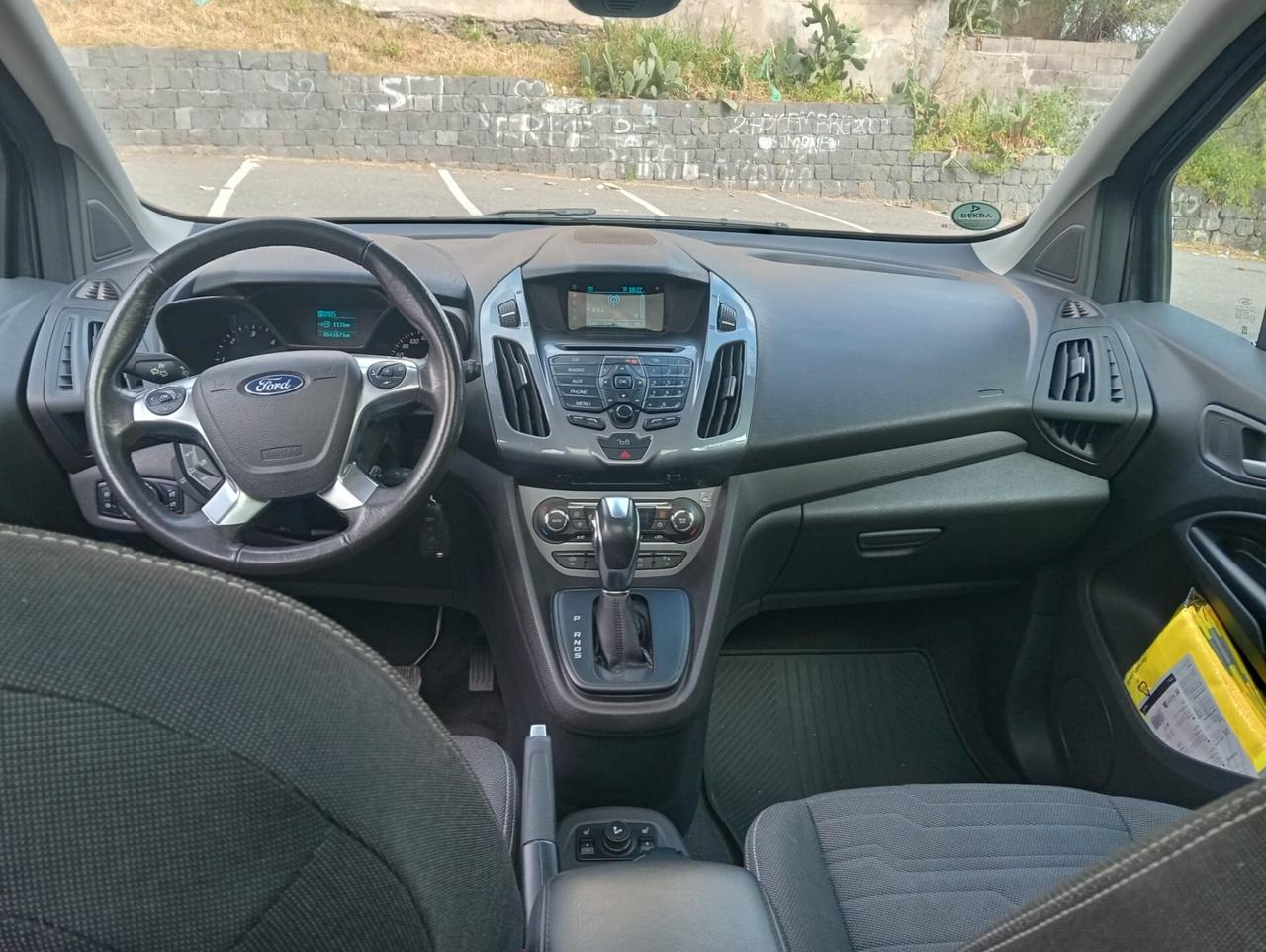 Ford Tourneo Connect Pianale ribassato con rampa disabili in carrozzina