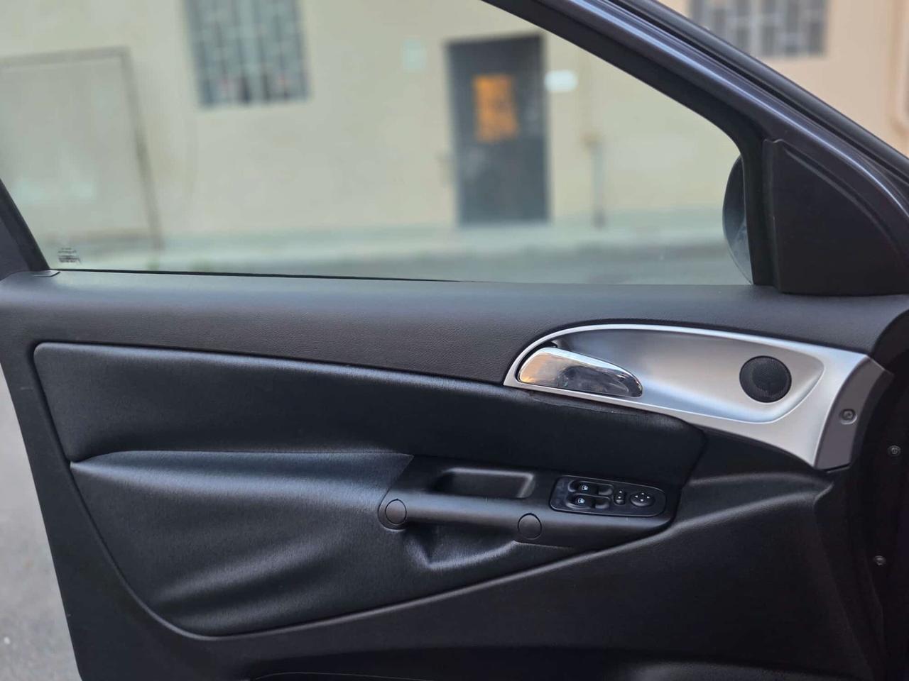 Lancia Ypsilon 1.2 69 CV Platino