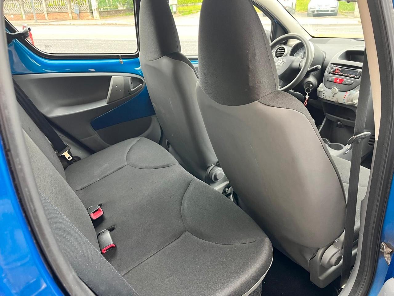Toyota Aygo 1.0 12V VVT-i 5 porte Neopatentati