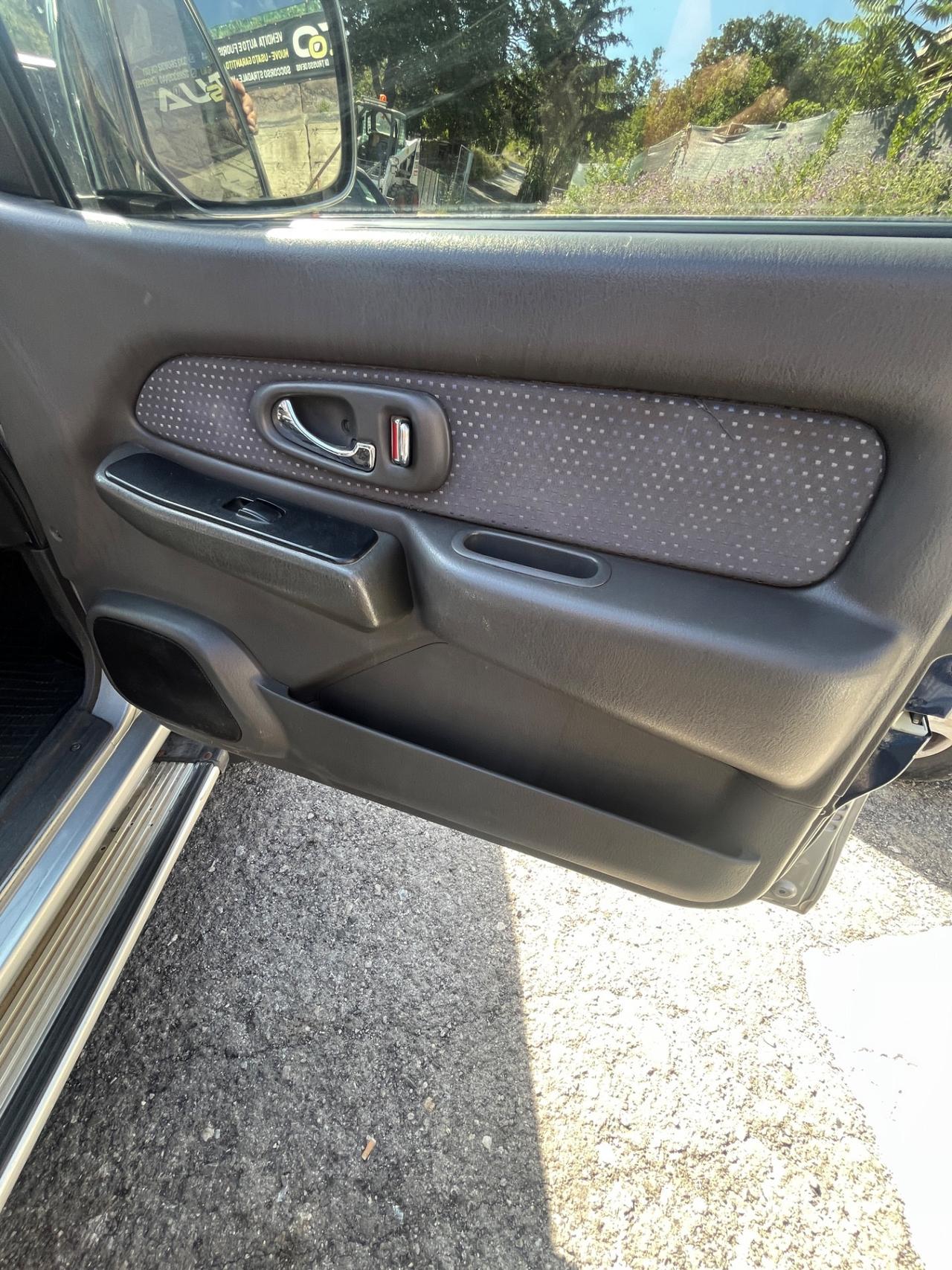 Mitsubishi L200 2.5 TDI 4WD Club Cab Pup. GLS Targ.