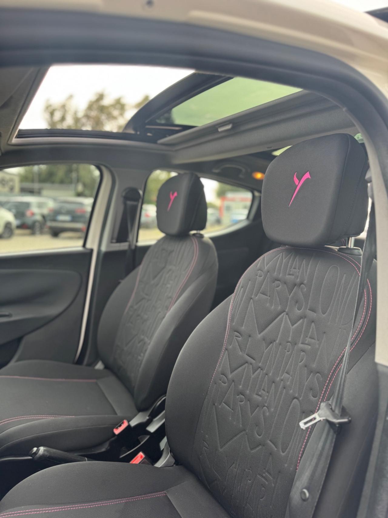Lancia Ypsilon 1.2 69 CV Elefantino rosa tetto apribile