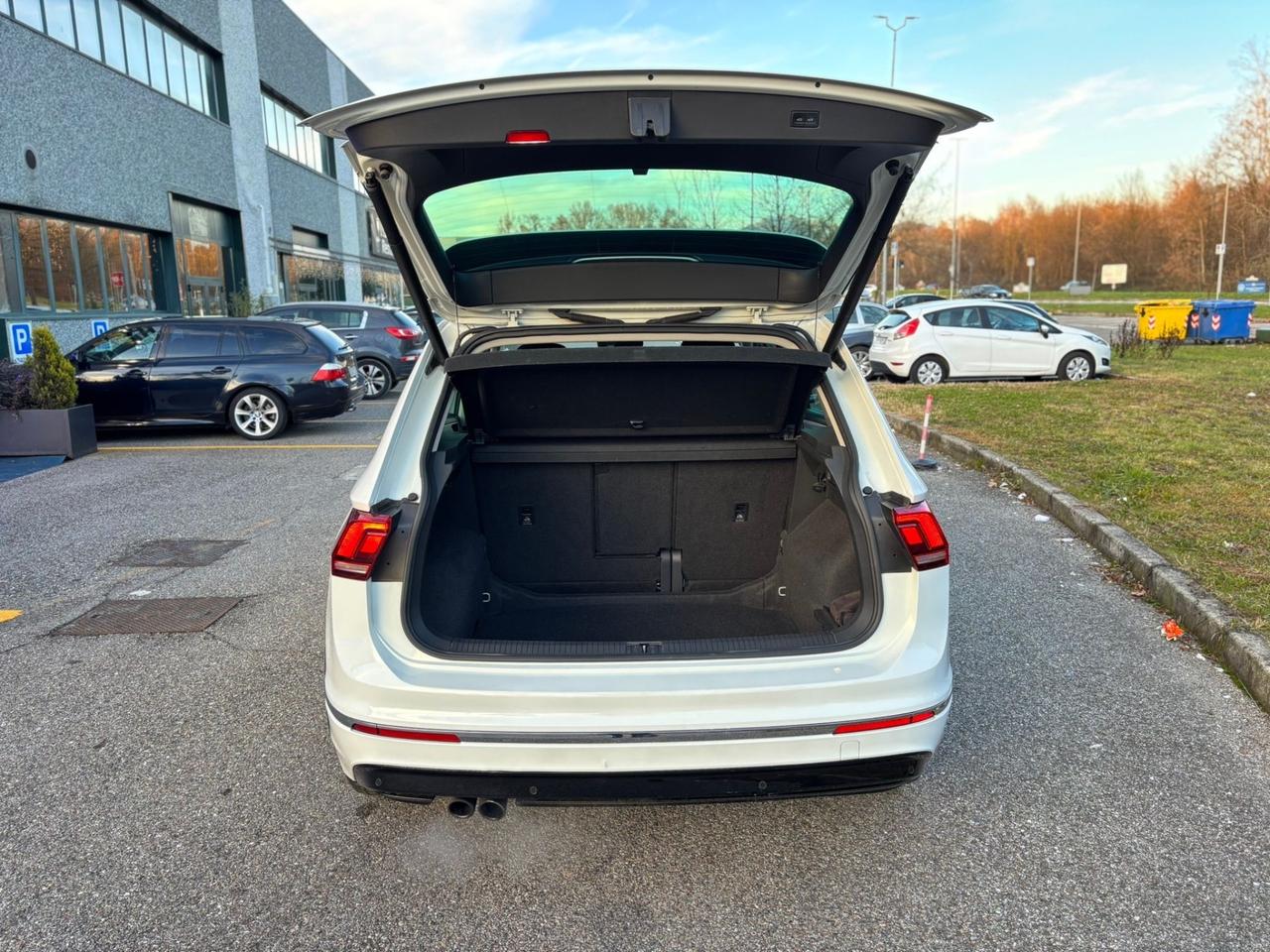 Volkswagen Tiguan 1.6 TDI SCR R-LINE BlueMotion Technology