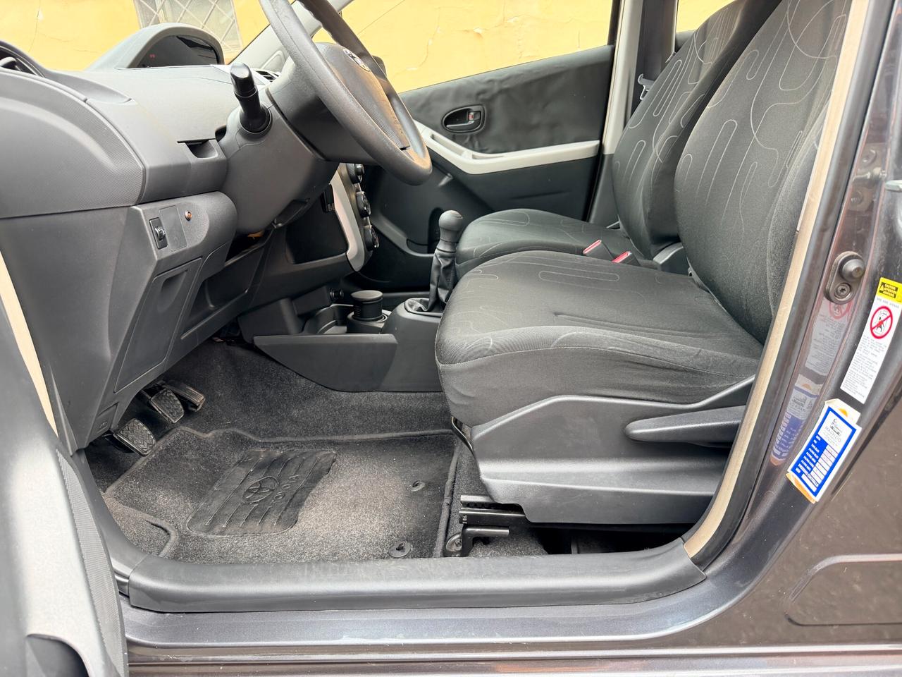 Toyota Yaris 1.0 5 porte Carplay,SOLO 60 MILA KM Neopatentati