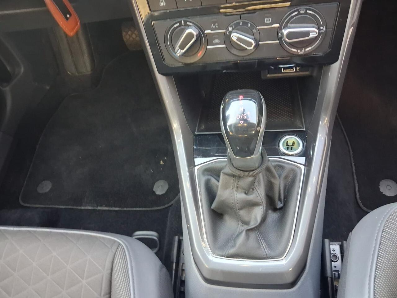 Volkswagen T-Cross 1.0 TSI 115 CV CAMBIO DSG AUTOMATICO NAVIGATORE VIRTUAL KOKPIT FARI FULL LED
