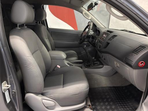 Volkswagen T5 Kombi 140 CV 6 Posti - GANCIO TRAINO