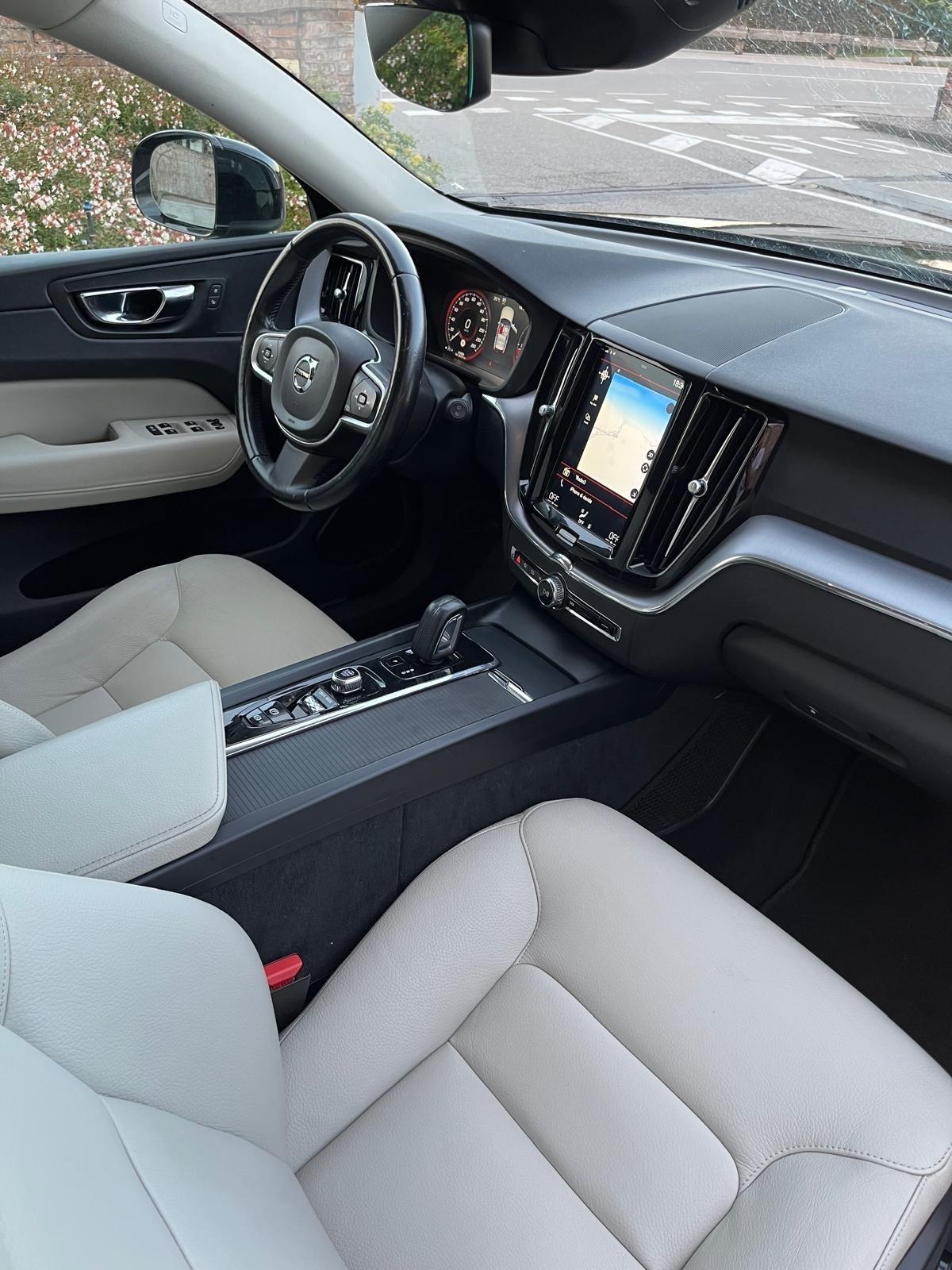 Volvo XC60 B4 (d) AWD Geartronic Inscription
