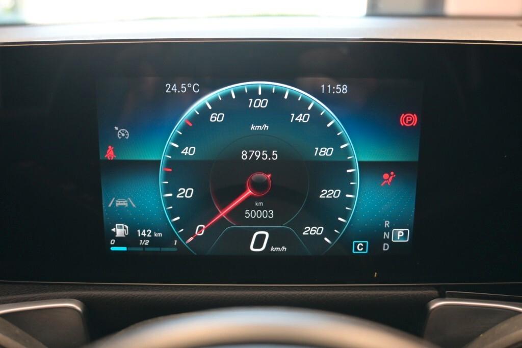 MERCEDES-BENZ GLB 200D 150CV AUTOMATIC BUSINESS EXTRA ( FARI LED - PELLE - CRUISE - NAVI PREMIUM - PARK ASSIST - TELECAMERA POST. - CERCHI 18 )