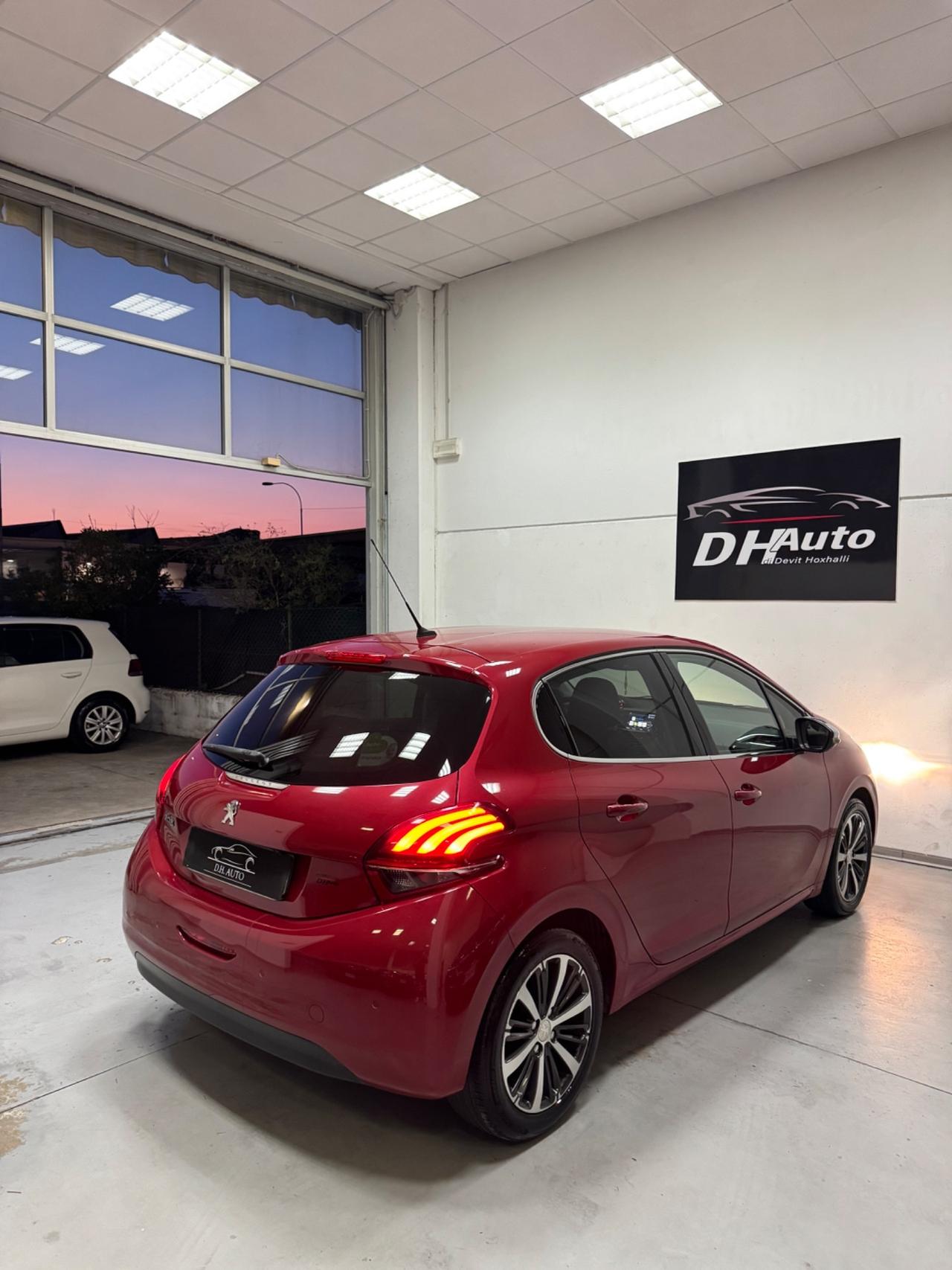 Peugeot 208 PureTech 82 5 porte Allure