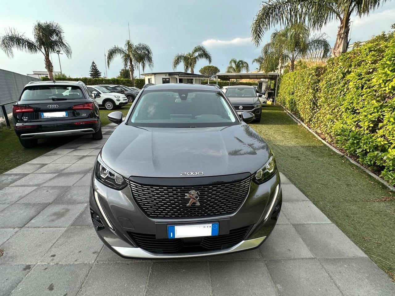 Peugeot 2008 BlueHDi 1.5HDI 130 S&S EAT8 Allure 2021 COCKPIT