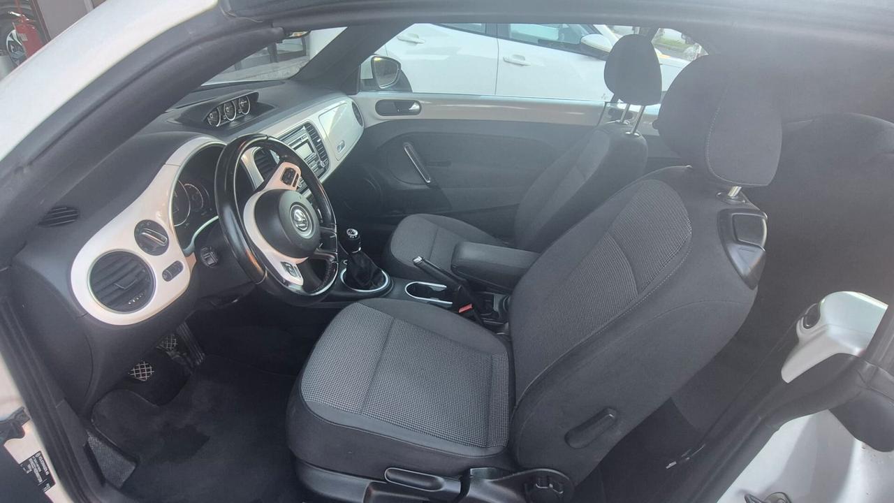 Volkswagen Maggiolino Cabrio 1.6 TDI Design
