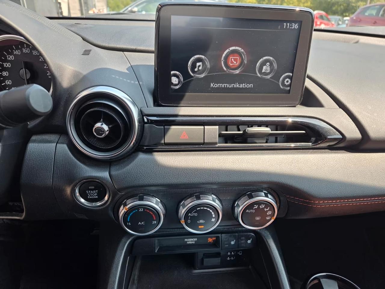 Mazda MX-5 2.0L Skyactiv-G RF Kazari