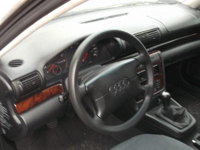 AUDI A4 1.8 cat Business