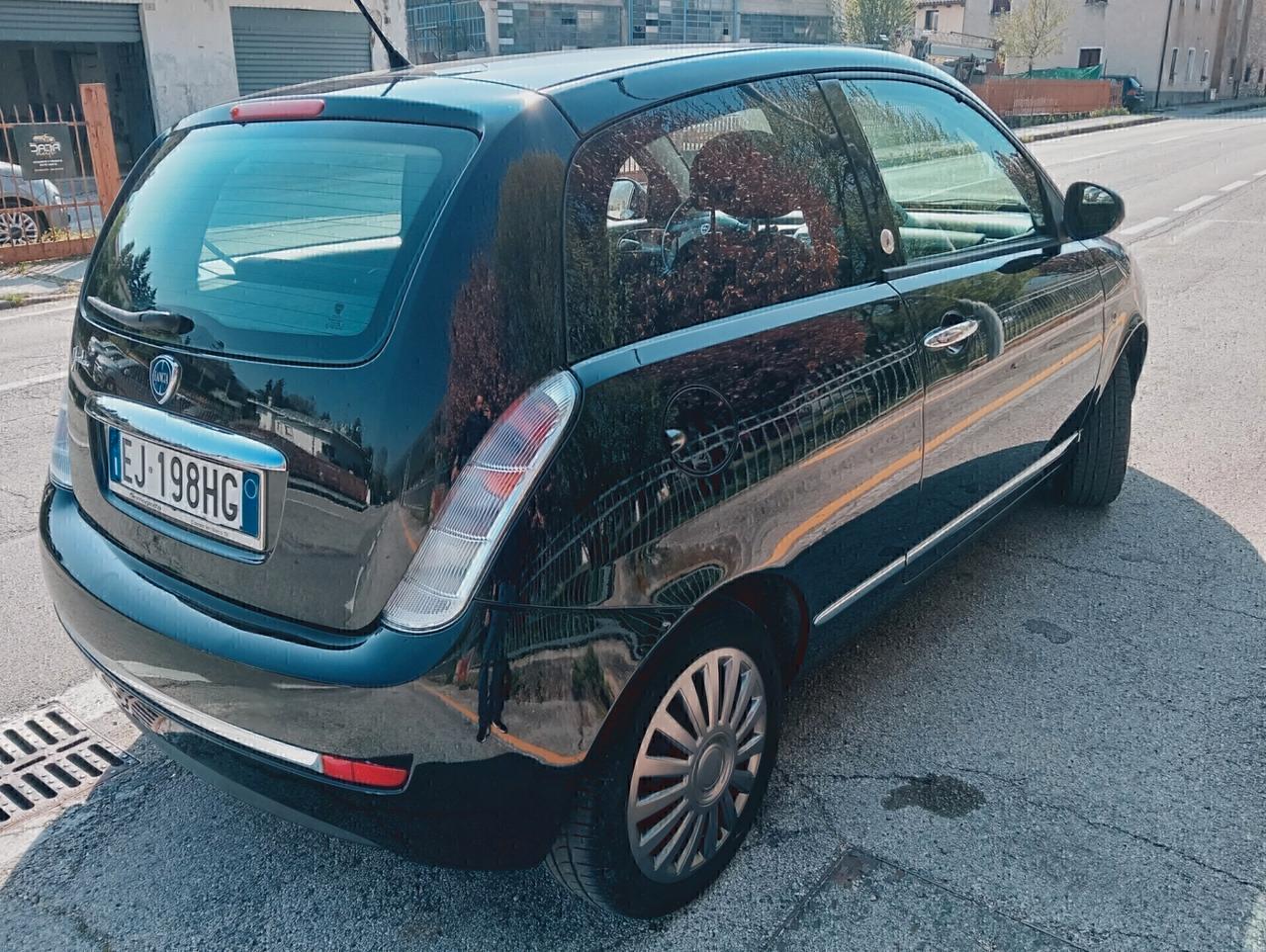 Lancia Ypsilon 1.4 Platino Ecochic GPL